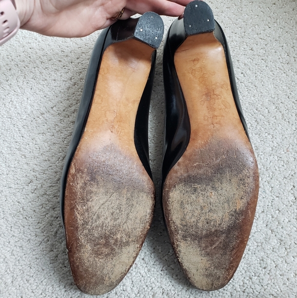 Black Patent Ferragamo Heels- Vintage! - Picture 2 of 4